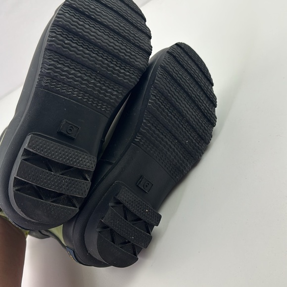 Pendleton Olive and Black Faux Fur Rain Rubber Ankle Boots - Picture 7 of 10